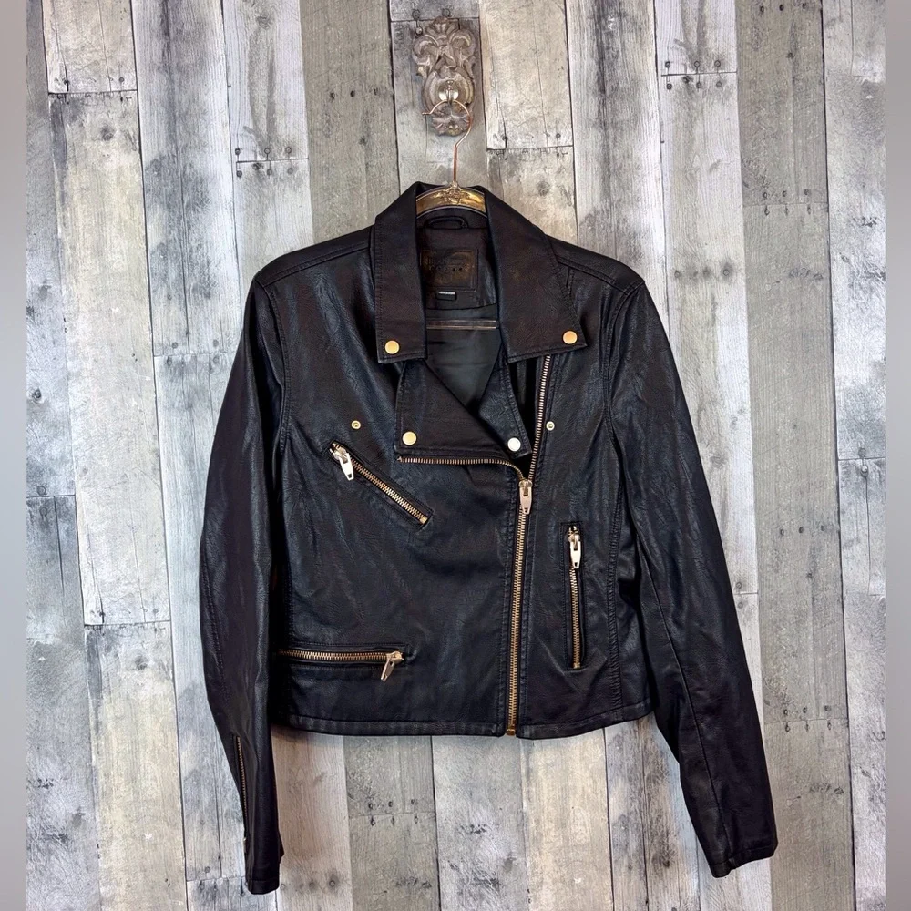 Blank NYC Vegan Faux Leather Moto Jacket Rose Gold Hardware Size Large.